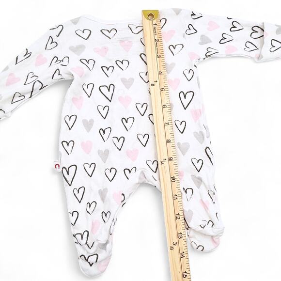 E=mc² Easy Magnetic Close Footed Sleeper Baby Hearts Print Gift Preemie < 5 lbs - Picture 5 of 5